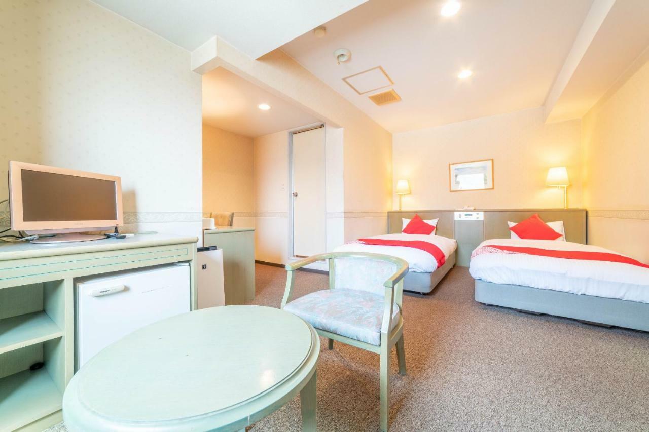 Oyo Business Hotel Nishiura Yokkaichi Exterior photo