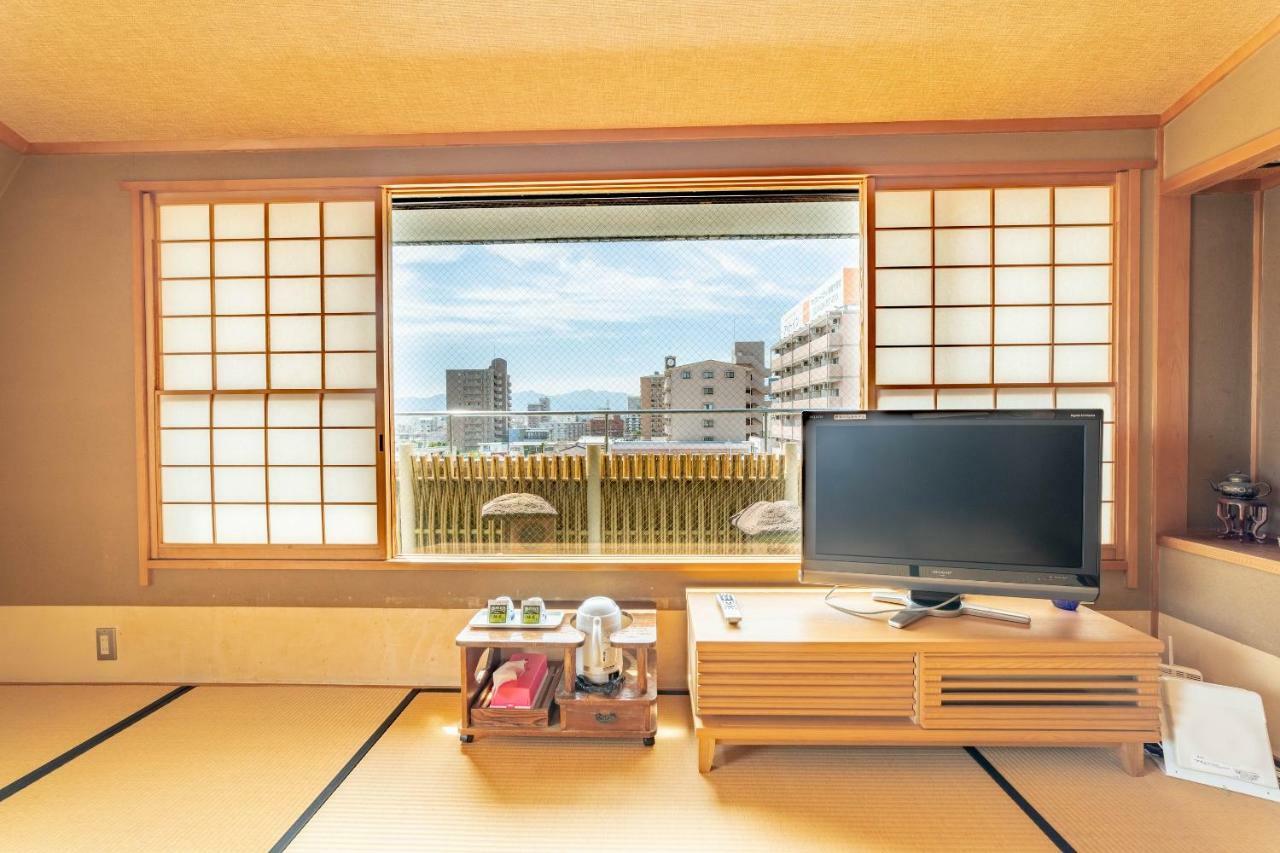 Oyo Business Hotel Nishiura Yokkaichi Exterior photo