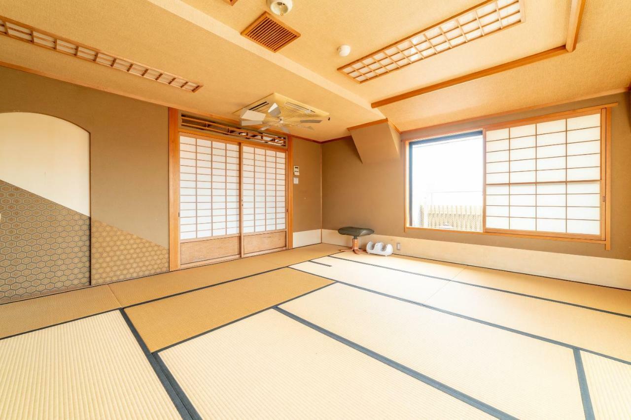 Oyo Business Hotel Nishiura Yokkaichi Exterior photo